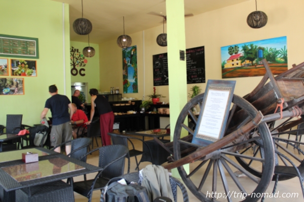 カンボジアバッタンバン『カフェHOC』店内画像